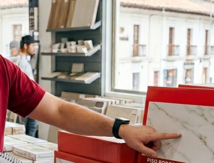 Cómo interpretar la información de una caja de cerámica o porcelanato